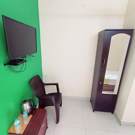 Green Tree Hotel-Near Vfs Global And Ramee Mall Chennai Exteriör bild