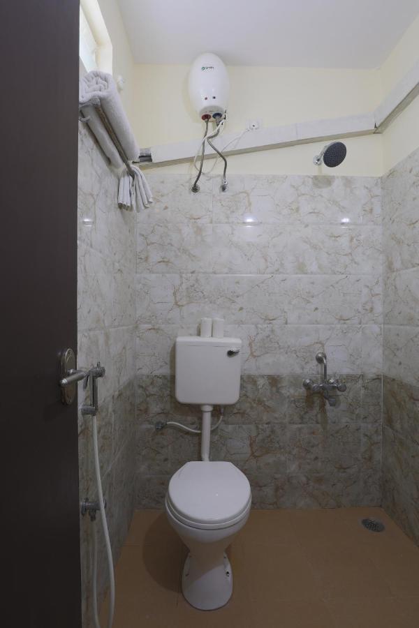 Green Tree Hotel-Near Vfs Global And Ramee Mall Chennai Exteriör bild