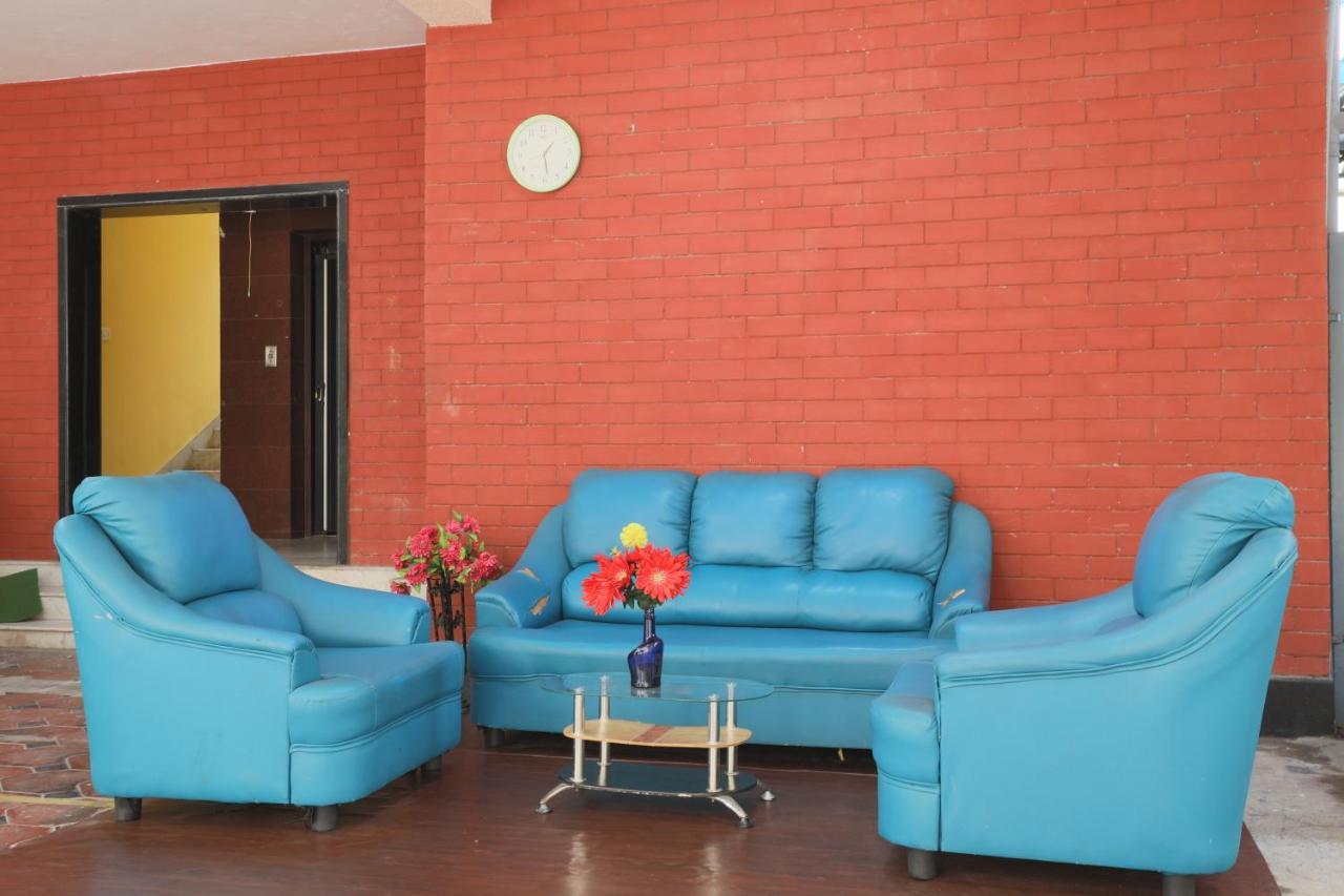 Green Tree Hotel-Near Vfs Global And Ramee Mall Chennai Exteriör bild