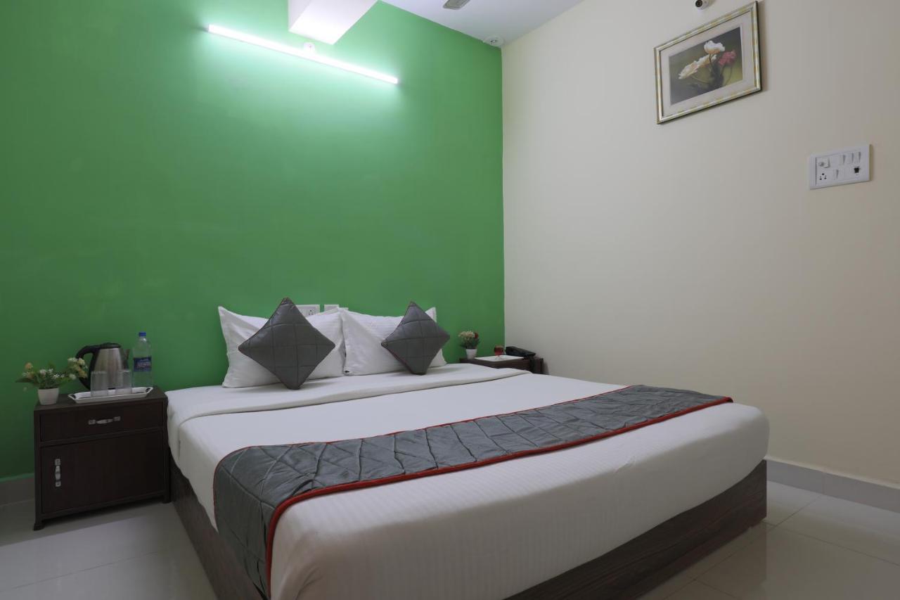Green Tree Hotel-Near Vfs Global And Ramee Mall Chennai Exteriör bild