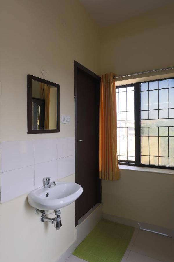 Green Tree Hotel-Near Vfs Global And Ramee Mall Chennai Exteriör bild