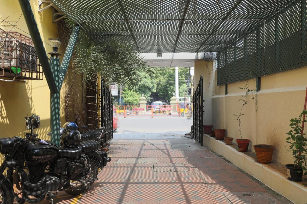 Green Tree Hotel-Near Vfs Global And Ramee Mall Chennai Exteriör bild
