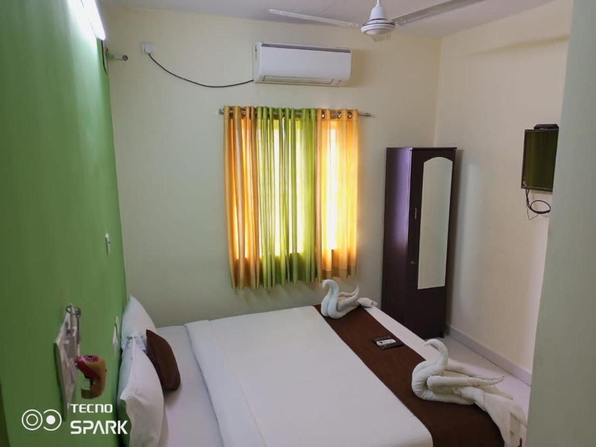 Green Tree Hotel-Near Vfs Global And Ramee Mall Chennai Exteriör bild