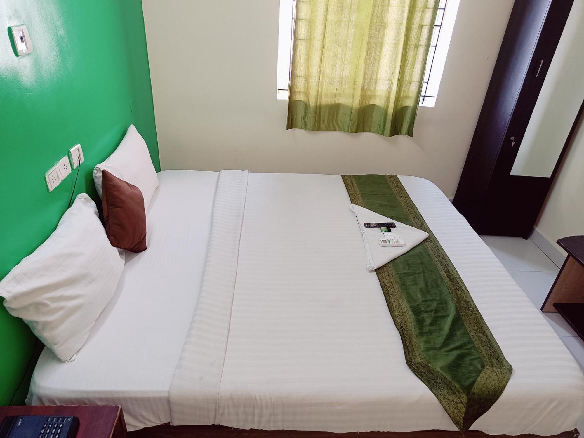 Green Tree Hotel-Near Vfs Global And Ramee Mall Chennai Exteriör bild