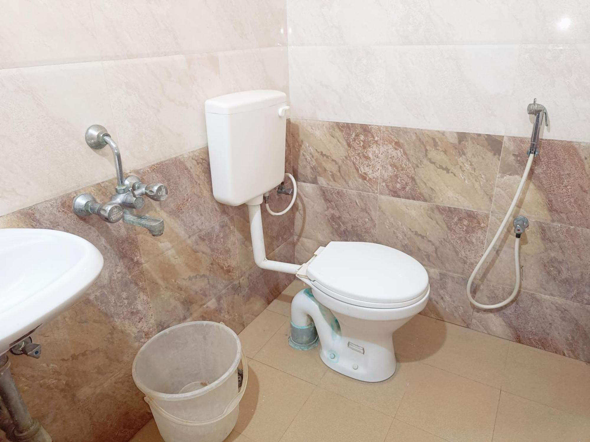 Green Tree Hotel-Near Vfs Global And Ramee Mall Chennai Exteriör bild